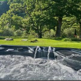 Stunning country home with private wellness Spa, Hotel in Strachur