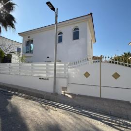 Villa Artemis - 150m from Kapparis Beach, hotel in Paralimni