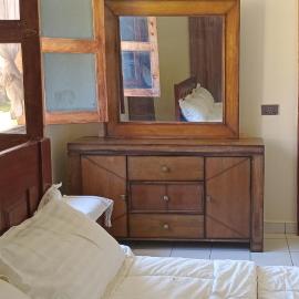 A little luxury & comfort in a small village town, hotel em Shimoni