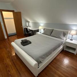 -No54- Lovely Large Room in a House - 10 min to Green Line and Red Line T Stations & Tufts University - Centrally Located at Somerville Boston, Hotel in Somerville