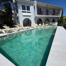 Nice and spacius villa near Fuengi, hotelli Mijasissa
