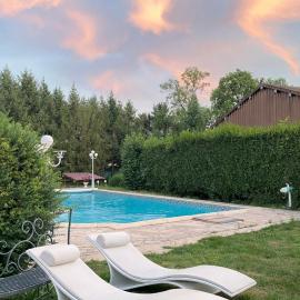 Domaine de la Moivre - Ferme de charme & piscine, hotel in Saint-Jean-sur-Moivre