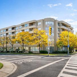 Modern 2BR Condo in North York!, hotel en Toronto
