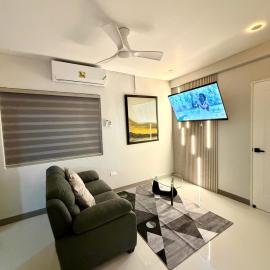 Modern Stay at Sunbury Apartments – Central Avenue