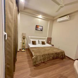 Visitors Stay A irbnb in omaxe india trade center alpha II greater Noida, Hotel in Greater Noida
