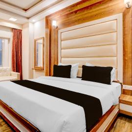 Townhouse Oak Dehradun Court Formerly GK Residency, hotel sa Dehradun