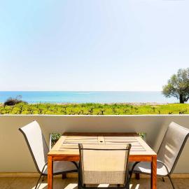 Beachfront Nest Memi Koroni-Seaheaven House A1