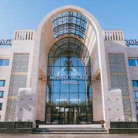 Medina Palace Hotel, hótel í Türkistan