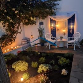 Small traditiional home near the shops and restaurants in Korissia, Kea, hotelli kohteessa Ioulida