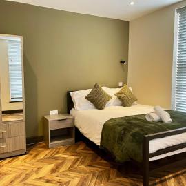 H - NEW Ensuite Rooms in Maidstone, with TV, Ideal Groups, Teams Contractors, Insurance or Relocators, hotel in Allington