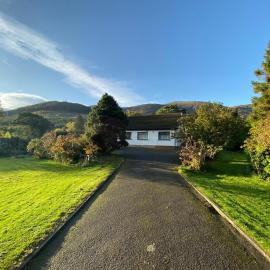 Larch Lodge - Paradise in the Mourne Mountains, hotel in Bryansford