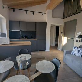Alpine Lodge Grey by Tss - The charm of the center, отель в Левико-Терме