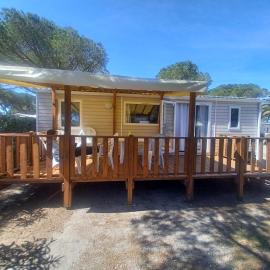 Mobil-home climatisé, tout confort, 3 ch, 6 pers, sans vis à vis, dans camping 4 étoiles à La Presqu'ile du Barcares, hotel in Le Barcarès