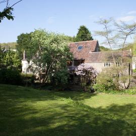 Charming 200 yr old Mill House right on the water