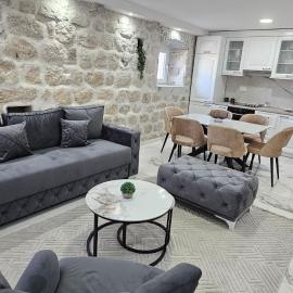 Viesnīca Stone house Popović pilsētā Prčanja