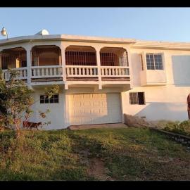 Moorish Mount High Mandeville Retreat, hotel di Mandeville