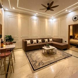 Comfortable 2BHK Stay Designer Rooms & Cozy Living