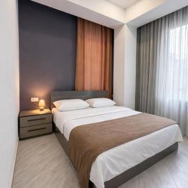 Fama 12 Hotel