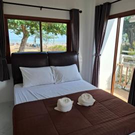 Lamae Beachfront Villa, hotel a Ban Laem No