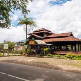 Cottage Syariah GS Rumah Kayu Bandung, ξενοδοχείο σε Batureo 1