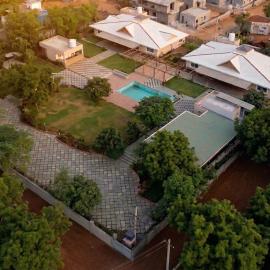 Dharti, Hotel in Moinabad