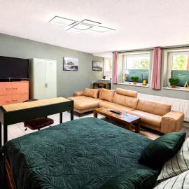 Studio-Apartment mit eigenem Eingang und Terrasse in Kiel-Holtenau