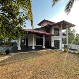 Mayon's Home, hotel in Kalutara