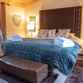 Britannia Petite Lodge - Still Rabbit - Hot Tub - Yorkshire, hotel i Selby