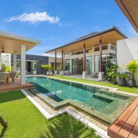 Luxury 4BR Rua Pool Villa Botanica Prestige: Bang Tao Plajı şehrinde bir otel