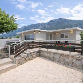 Charming Seaside Stay in Verga - Relax in Style, hotel sa Mírton