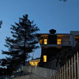 Firdaus at Theog - Luxurious 4 Bedroom Mountain View Villa