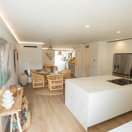 Luxury house with Swimming Pool, Garage and WIFI