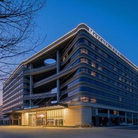 Mercure Guangzhou Baiyun International Airport - Airport Free Shuttle Bus, хотел в Huadu
