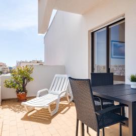 Sunny Apart W Balcony in Algarve by LovelyStay