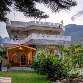 White House By Kulut, hotel in Shamshi