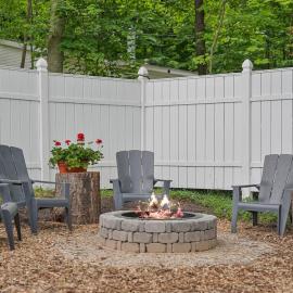 Sunny 3BR with Firepit Game Yard Walk to Green Lake