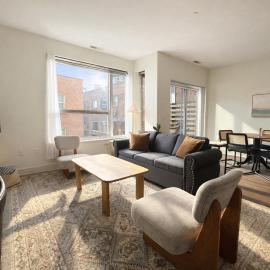 Upscale Apartment Near Lake Michigan · Sleeps 6-7