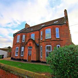 Flat near Mundesley village centre, Hotel in Mundesley
