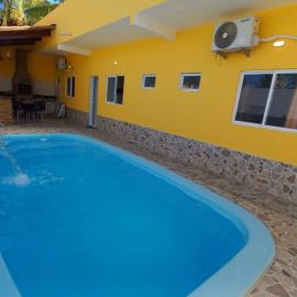 Casa, para ,10 pessoas,com piscina