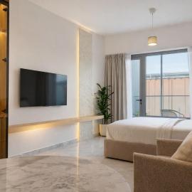 Stylish Stay Near Airport & Yas Island
