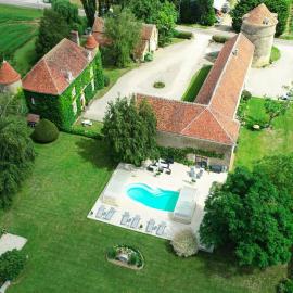 Château de Ribourdin, хотел в Chevannes