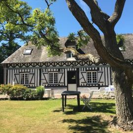 maison normande avec grand jardin