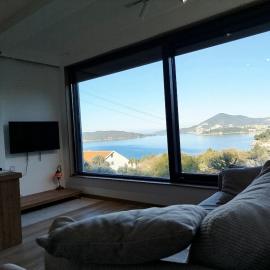 Cozy Studio With Pool and Sea View at Kamenovo Beach