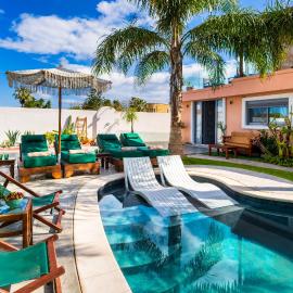Antonakis Villa Secret Pool & Hot Tub Hideaway, hotel sa Kremasti