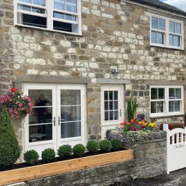 Cheerful 2 Bed Cottage with indoor fireplace, hotell sihtkohas Masham