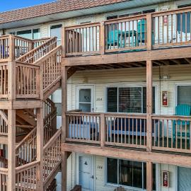오션 시티에 위치한 호텔 Spacious 2-Bedroom Ocean Block Condo in North Ocean City Steps to the Beach