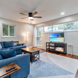 Hill House- Centrally Located, close to everything