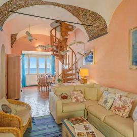 Il Bijou Di Rossella - Beach Front Duplex with Balcony - Happy Rentals