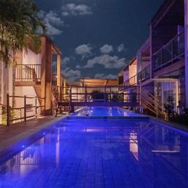 Apto TOP em Imbassaí - Condomínio Casa Amarela, hotel in Mata de São João