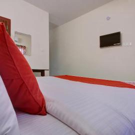 Hotel O Century Park, hotel sa Kāsaragod